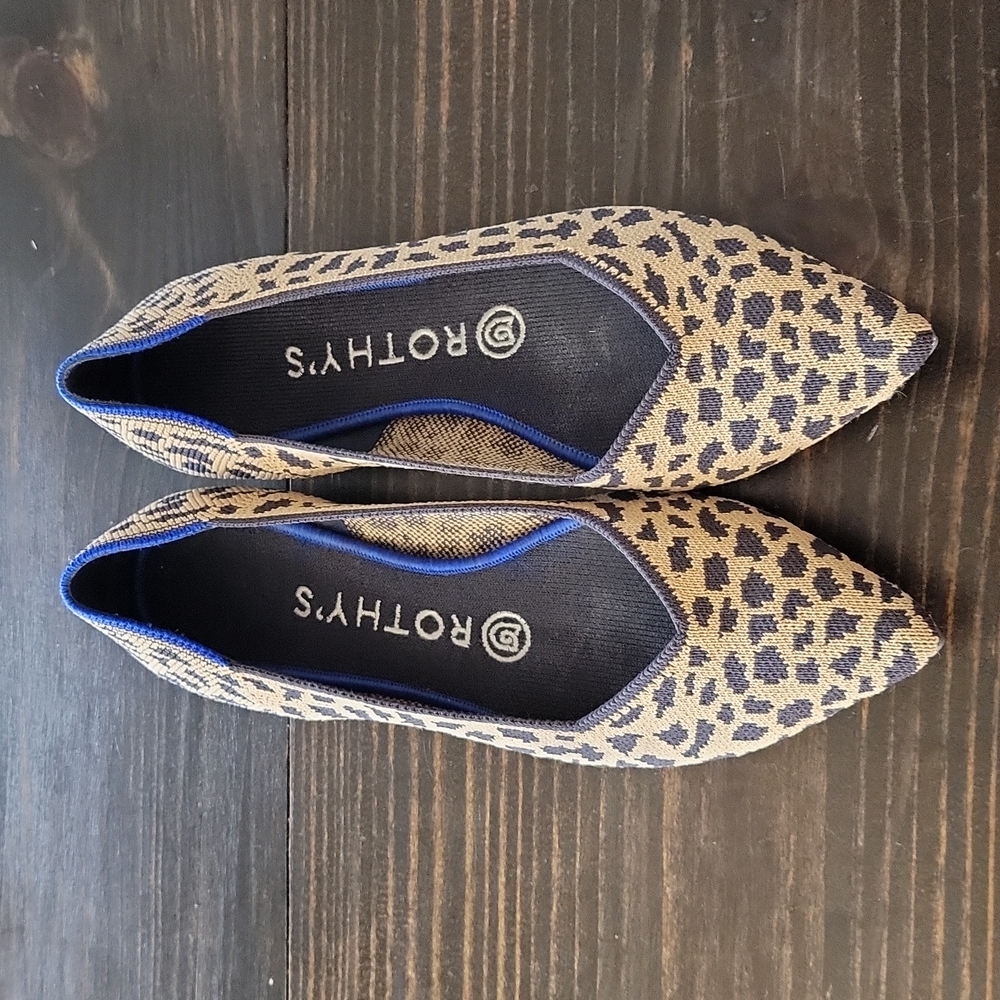 Yhe Point Rothys flats Size 7 leopard print